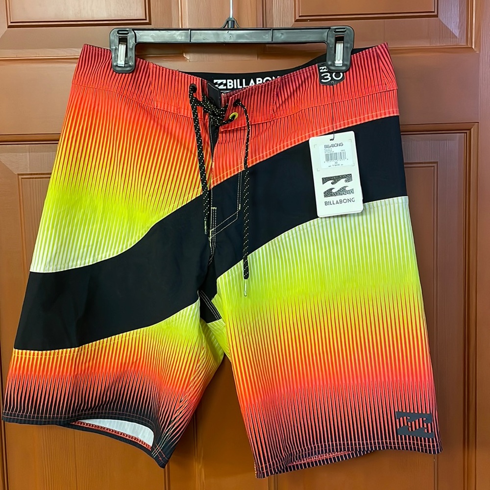 Billabong Platinum X Boardshorts Swim Trunks M135DPUX Red Orange Green Black 30